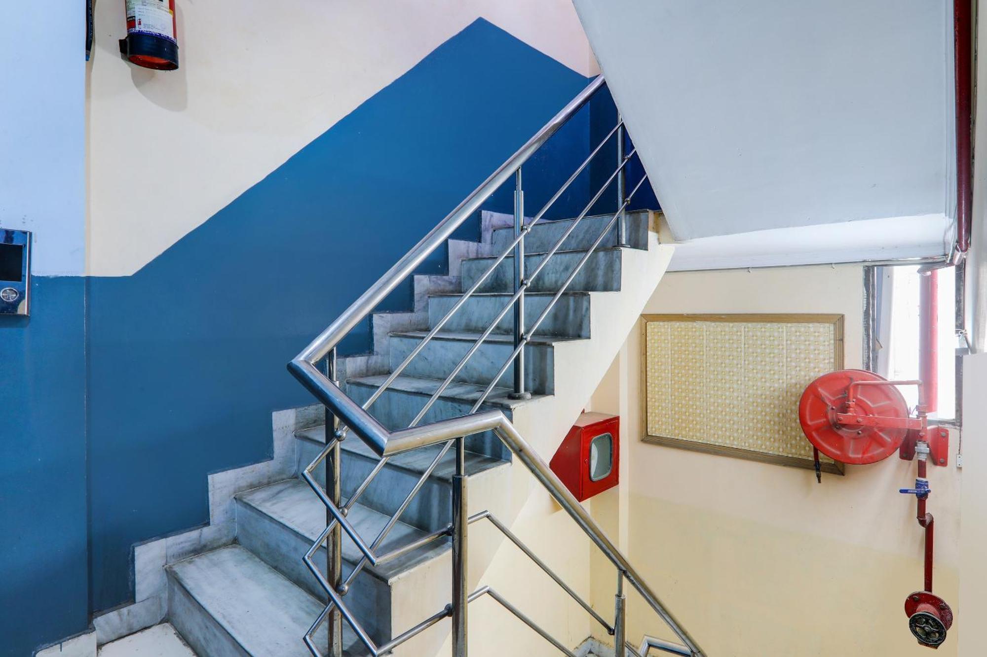 Hotel Hotel O Radhey Shyam Inn